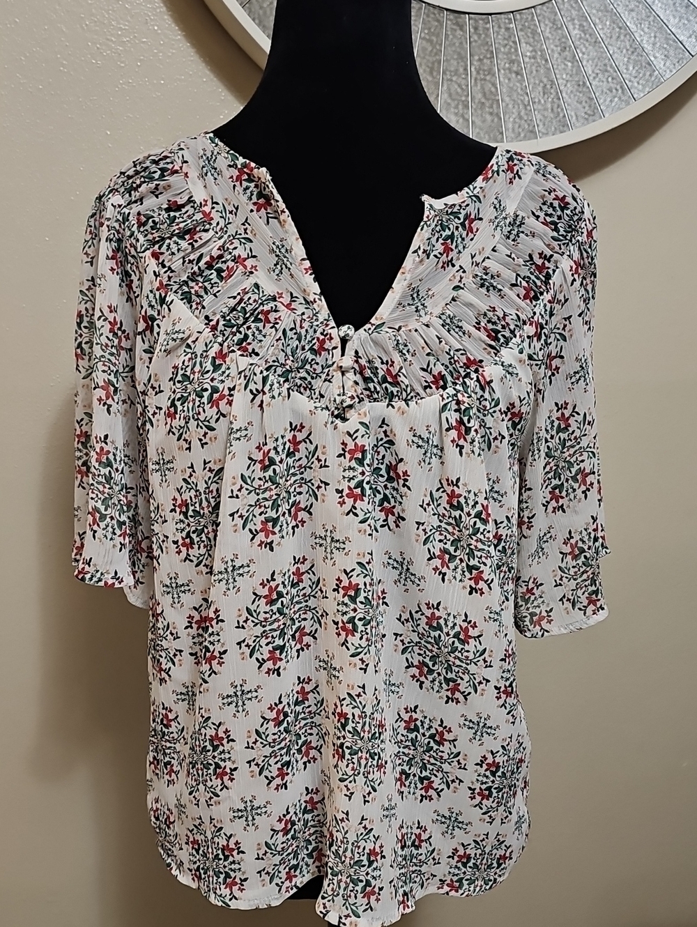 LOFT White Floral Short-Sleeve Ruffle V-Neck Blouse